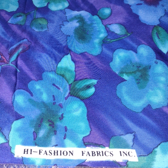 Fabric by the yard - Picture 3 of 3